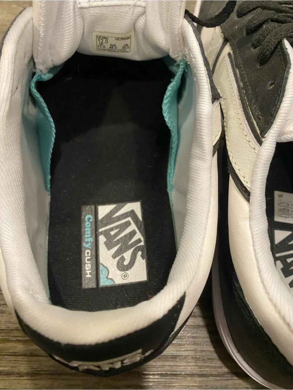 Vans Men's Black & White Low-Top Sneakers